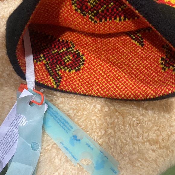 OFF WHITE ❤️🖤💛 - Picture 4 of 8